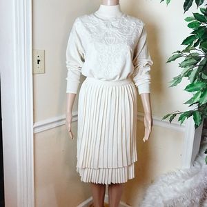 L'EAU VIVE Cream Wool Pleated Sweater Skirt Set M